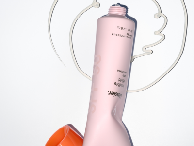 glossier-invisible-shield-carousel-03_df72ef6e-32fc-4e29-a3fb-552d5f45da8e
