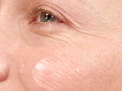 glossier-invisible-shield-carousel-04_32659f15-fcd1-41fc-bc0a-484d07c40431
